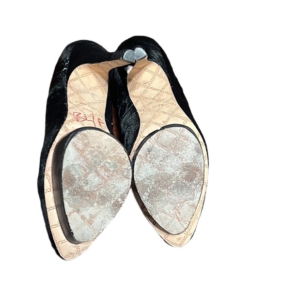 L.A.M.B. Nikko Black Dyed Calf Hair Pumps Size 8.5 - Picture 7 of 11